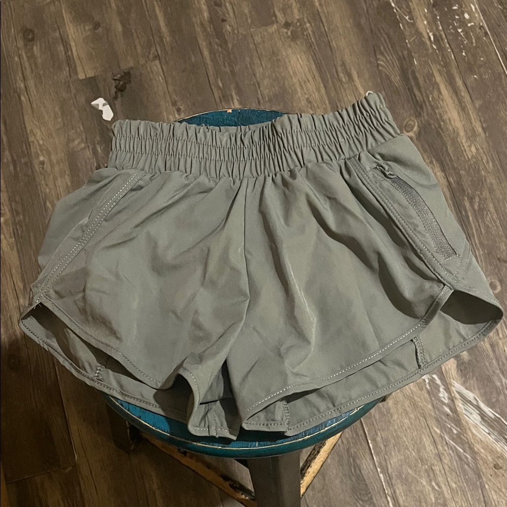 Kids Elastic Waistband Shorts in Olive